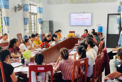 Ngày 28 và 29/8/2025. Trường MN Tịnh Khê tổ chức tập huấn chuyên môn tại trường gồm các nội dung sau: