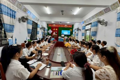 Thực hiện kế hoạch năm học và hướng dẫn của UBND xã Tịnh Khê, ngày 27 tháng 9 năm 2025, Trường Mầm non Tịnh Khê đã long trọng tổ chức Hội nghị viên chức năm học 2025 – 2026. Hội nghị diễn ra trong không khí dân chủ, đoàn kết và trách nhiệm, với sự tham dự đầy đủ của Ban giám hiệu, toàn thể cán bộ, giáo viên, nhân viên nhà trường và BDCMHS Tại hội nghị, các đại biểu đã: