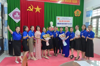Chiều ngày 23/12/2023, Chi đoàn Trường MN Tịnh Khê tổ chức Đại hội Chi đoàn nhiệm kỳ 2023-2024.<br>Đến dự đại hội, Chi đoàn vinh dự được đón tiếp quý đại biểu và những món quà đến từ Đoàn xã Tịnh Khê, Chi bộ trường, BGH nhà trường và CĐCS trường.<br>Sau một buổi làm việc nghiêm túc, đại hội đã bầu ra BCH Chi đoàn mới, nhiệm kỳ 2023-2024 gồm 3 đồng chí.